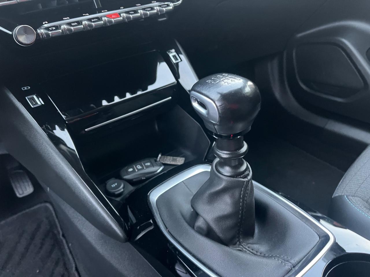 Peugeot 2008 BlueHDi 110 Allure -solo Km 40500-