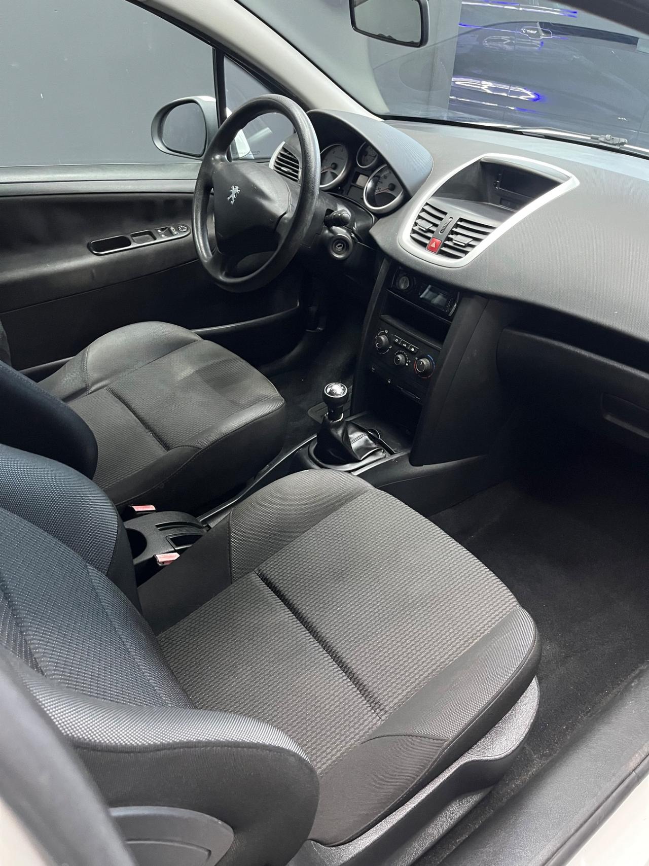 Vendo Peugeot 207 1.4 HDi 70 CV (2011) – Ottimo Stato