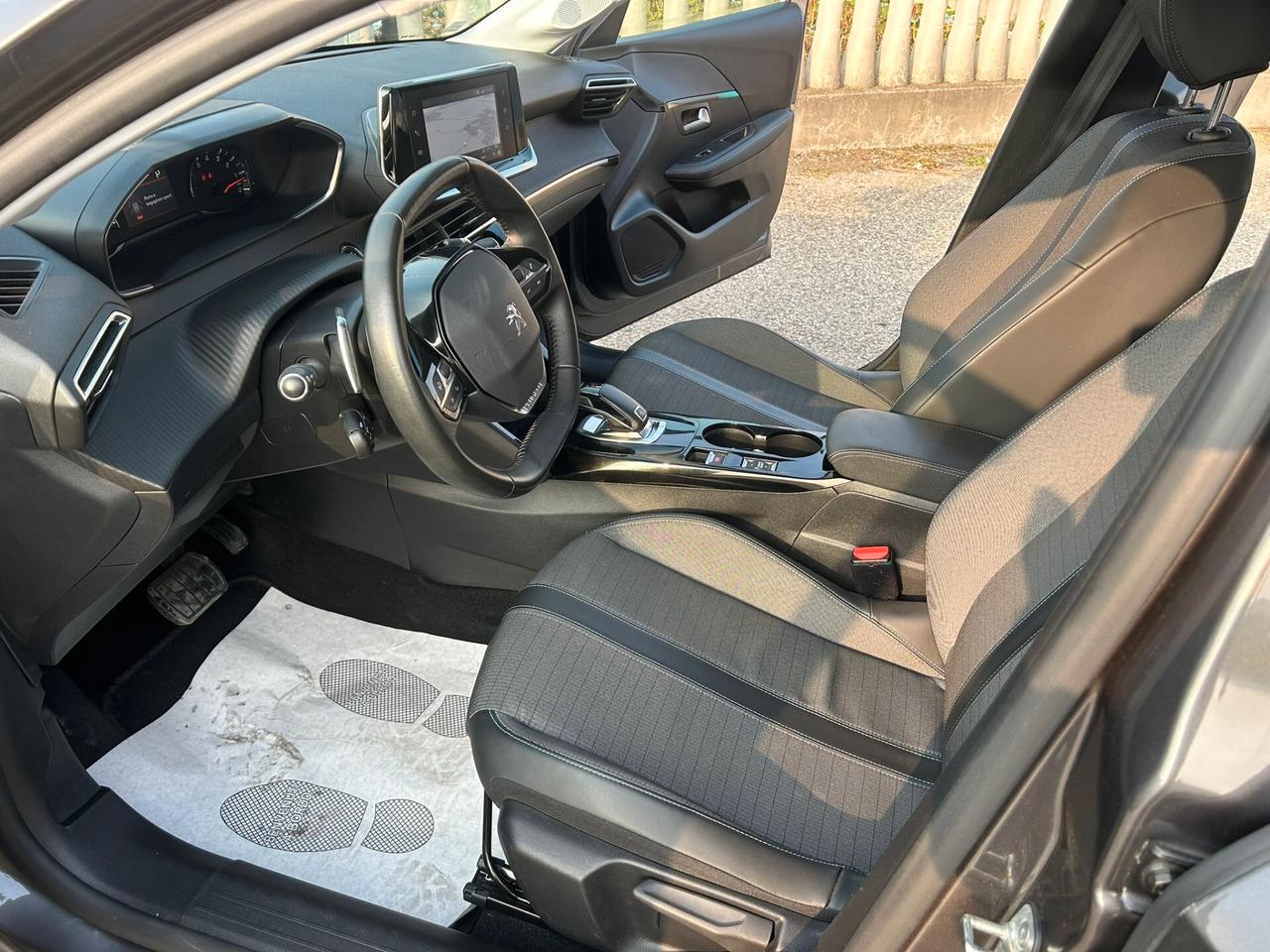 Peugeot 208 PureTech 100 Stop&Start 5 porte Allure