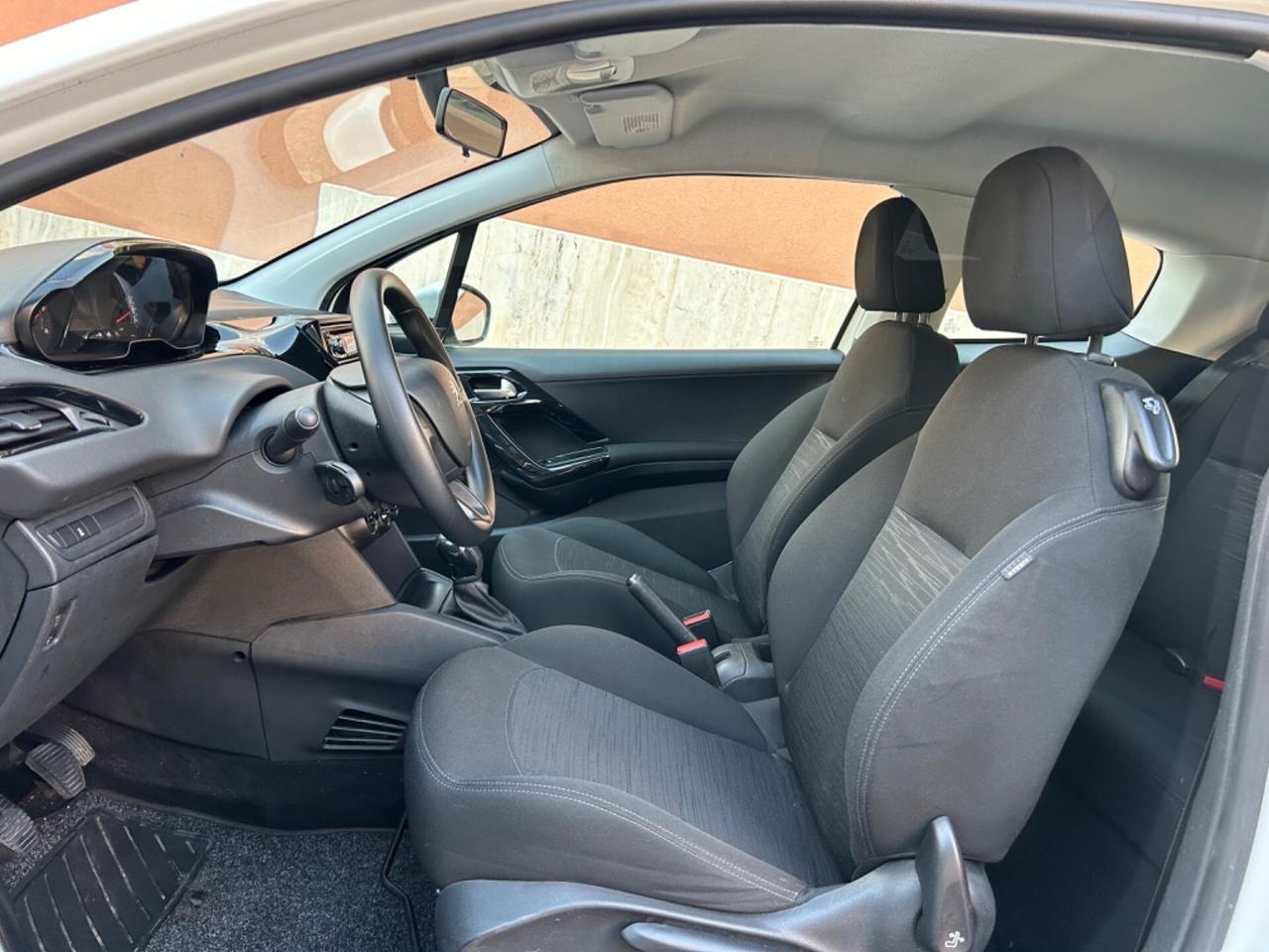 Peugeot 208 1.4 HDi ideale per neo patentati