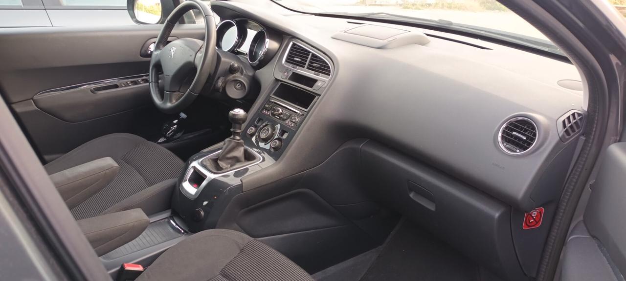 Peugeot 5008 1.6 HDi 115CV Business