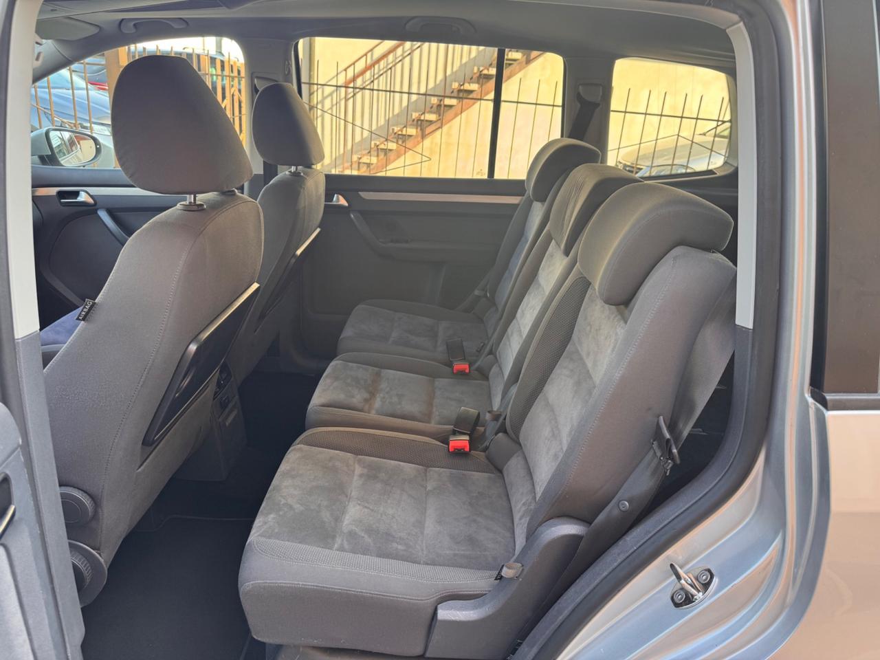 Volkswagen Touran 2.0 TDI 140 CV DSG Highline Ok Neopatentati