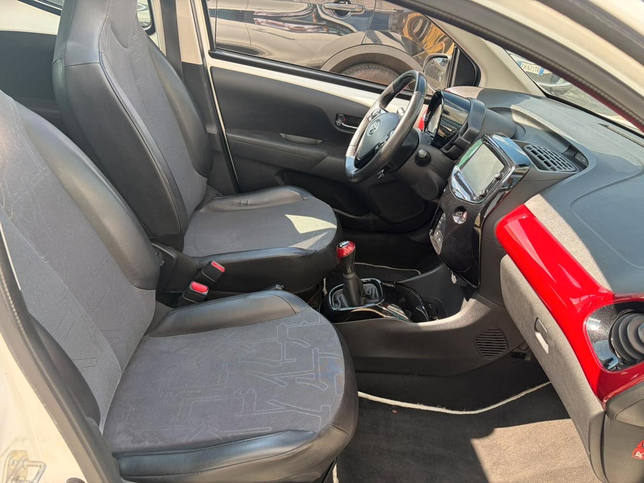 Toyota Aygo 1.0 VVT-i 69 CV 5 porte x-cite*NEOPATENTATI*CABRIO*EURO6