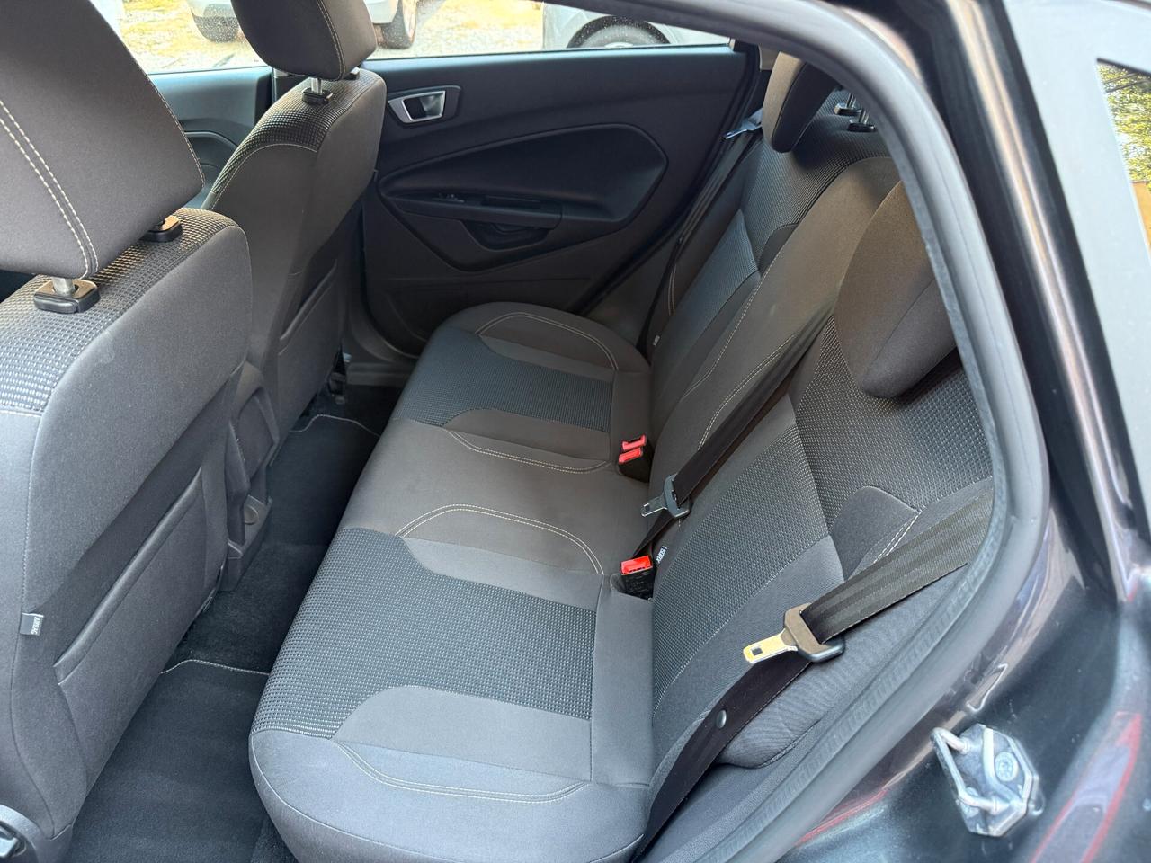 Ford Fiesta 1.5 TDCi 75CV 5 porte Titanium
