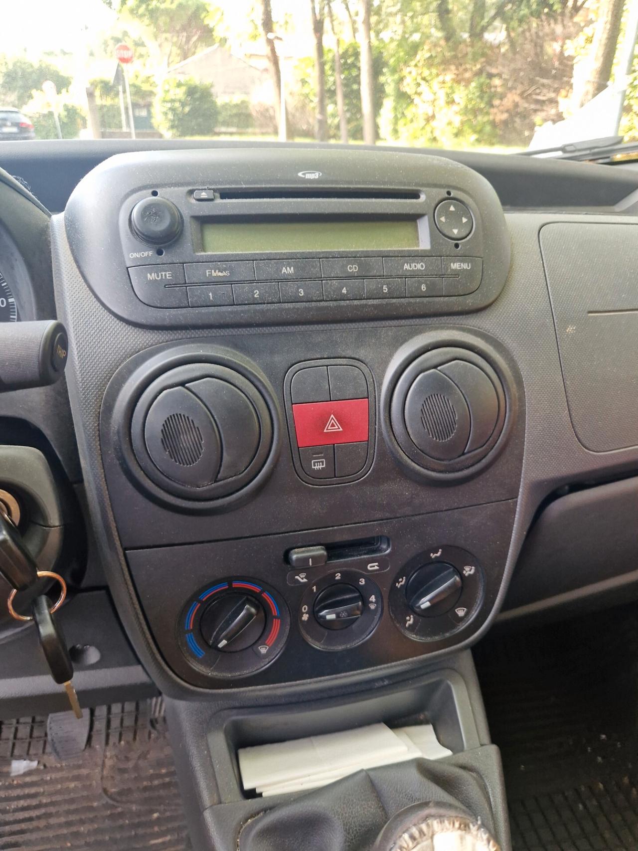 Citroen Nemo 1.4 benz 73 CV - 2009