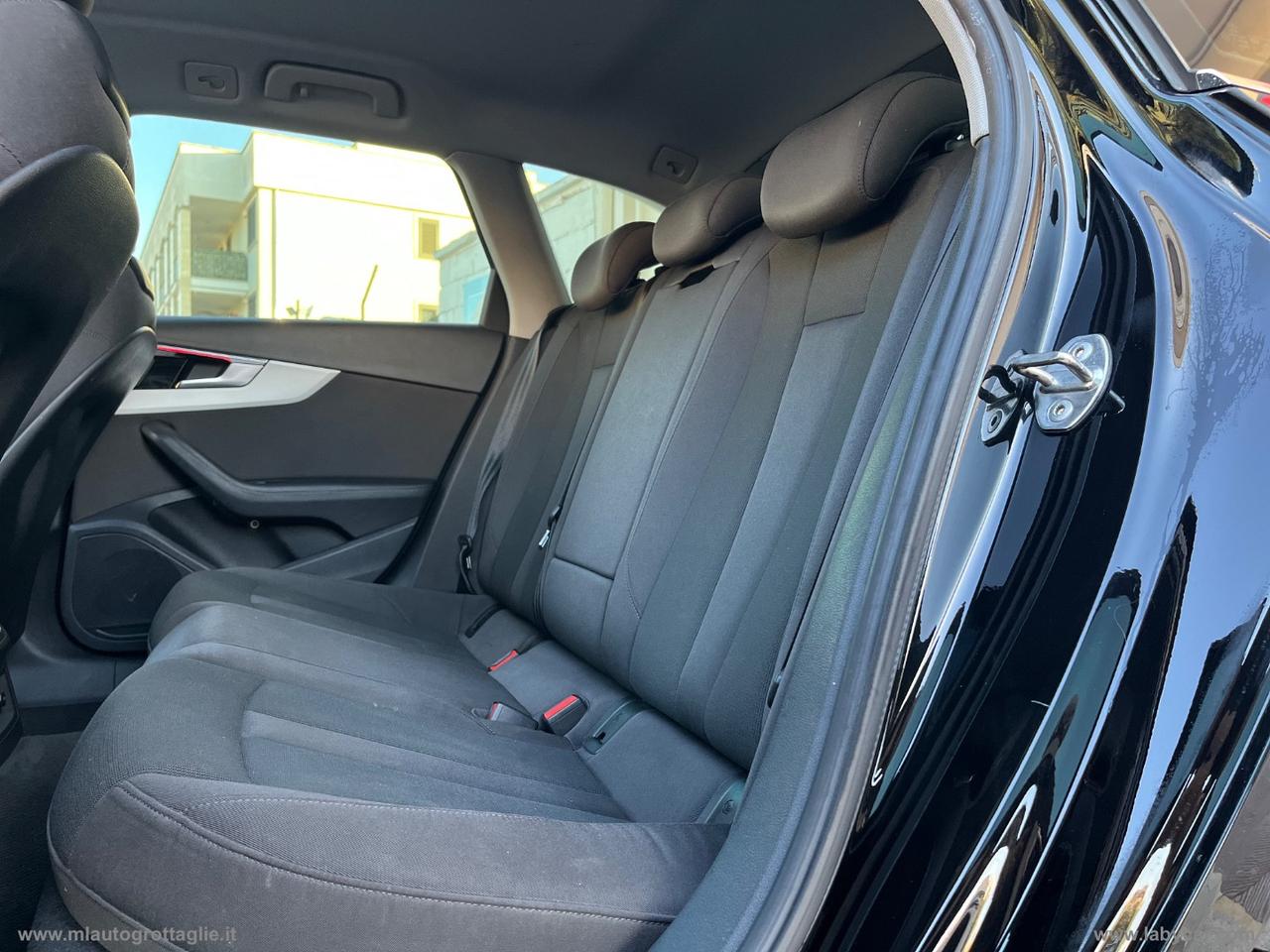 AUDI A4 Avant 30 TDI/136CV S tr. S line ed.