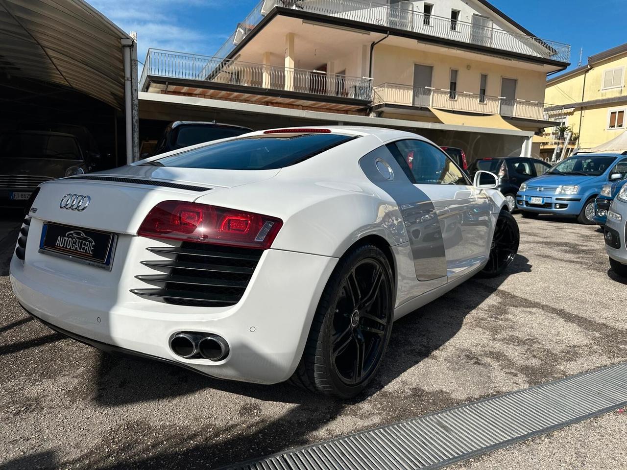 Audi R8 4.2 V8 FSI quattro R tronic