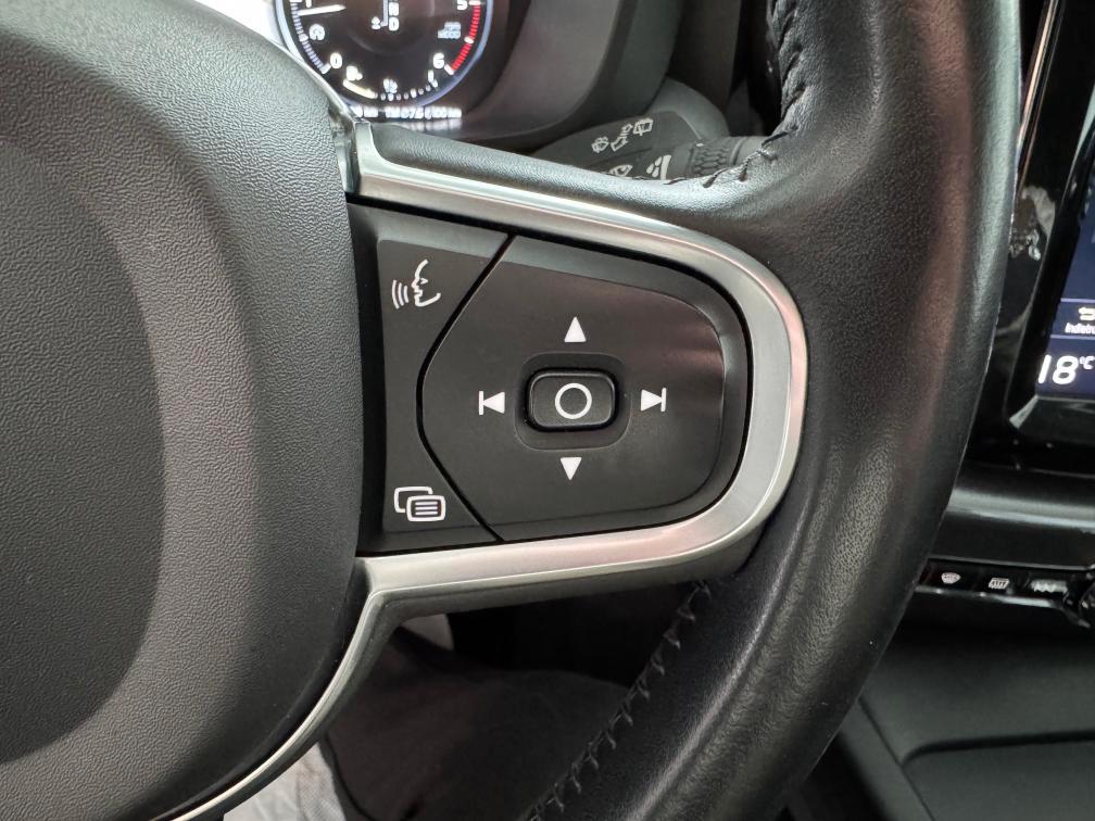 Volvo XC60 2.0 d4 190cv Awd Momentum Cockpit Full