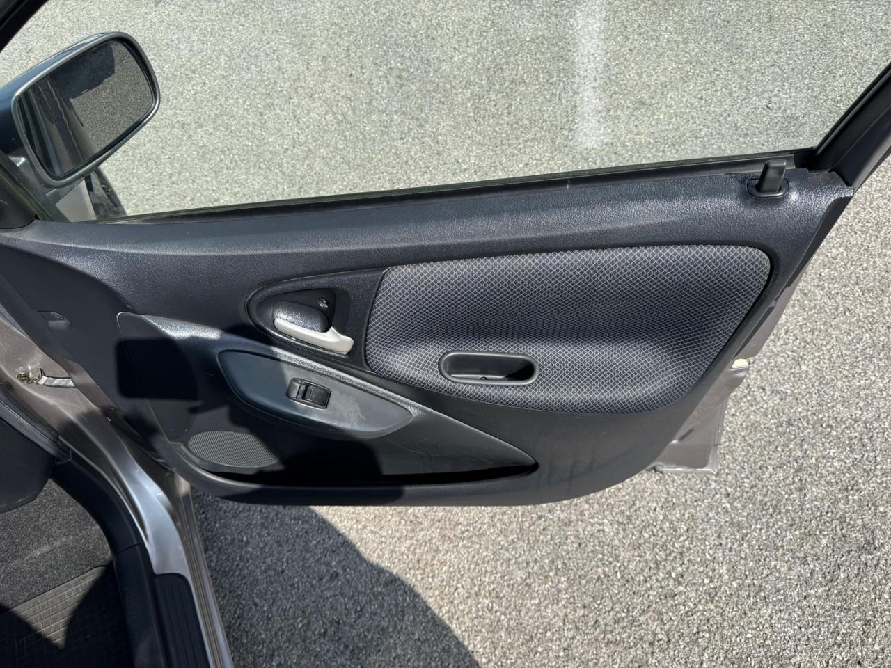 Toyota Yaris 1.4 tdi D-4D cat 5 porte Sol