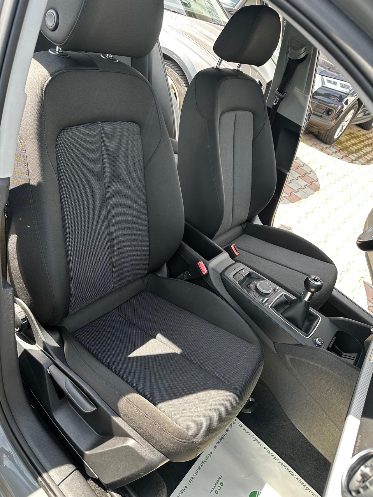 Audi Q2 30 TDI Business Design
