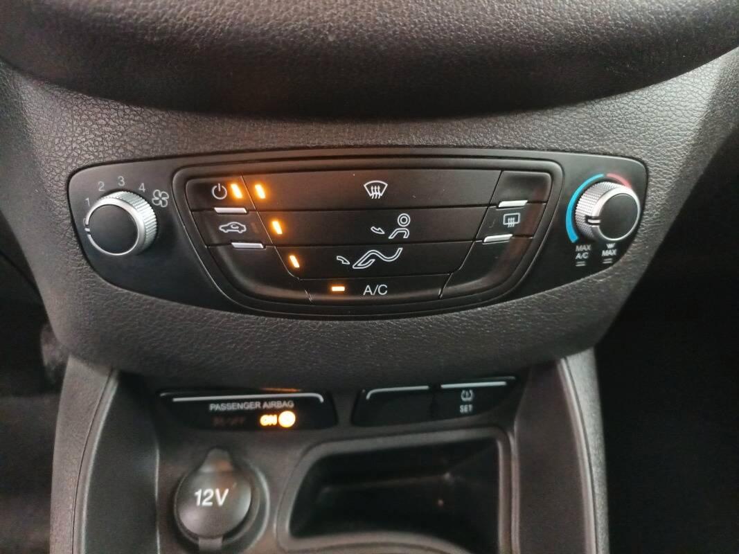 Ford Tourneo Courier 100cv plus