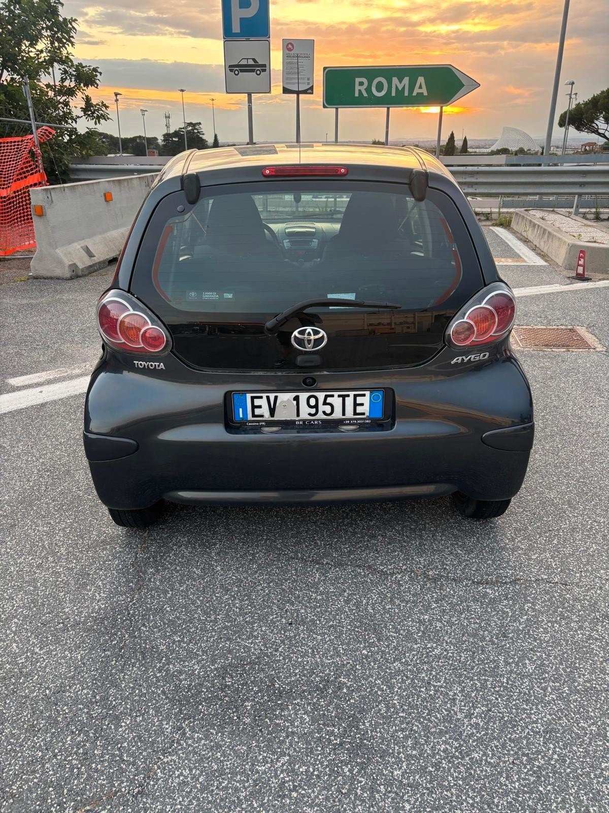 Toyota Aygo 1.0 VVT-i 69 CV 5 porte x-clusiv