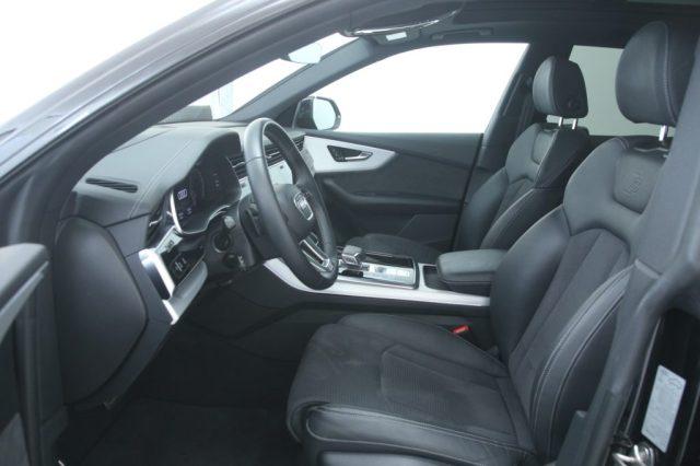 AUDI Q8 50 TDI 286 CV quattro S-line Black Edition