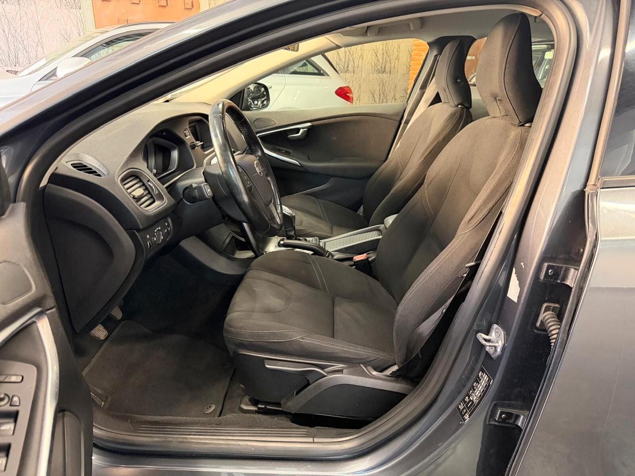 Volvo V40 D2 1.6 Summum