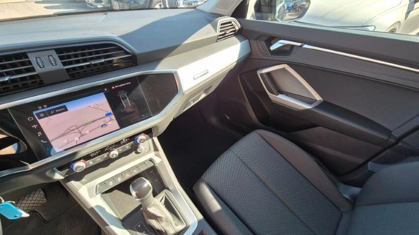 Audi Q3 35 TDI quattro S tronic Business - 2021