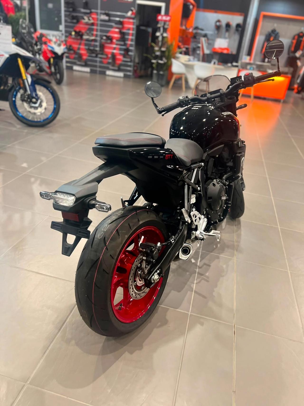 Suzuki GSX-8S