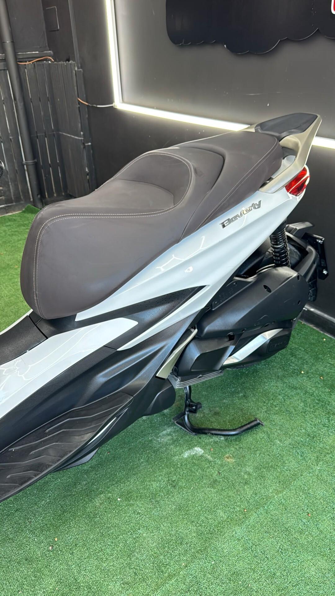 Piaggio Beverly 300