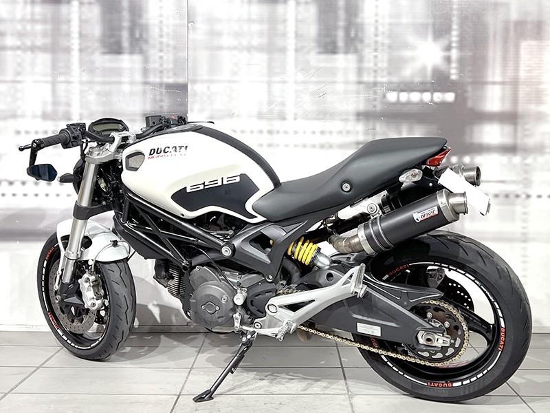 Ducati Monster 696