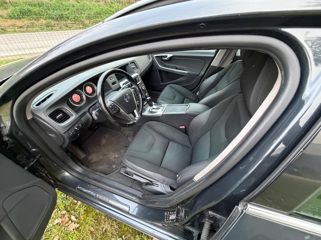 Volvo V60 D5 Geartronic Momentum