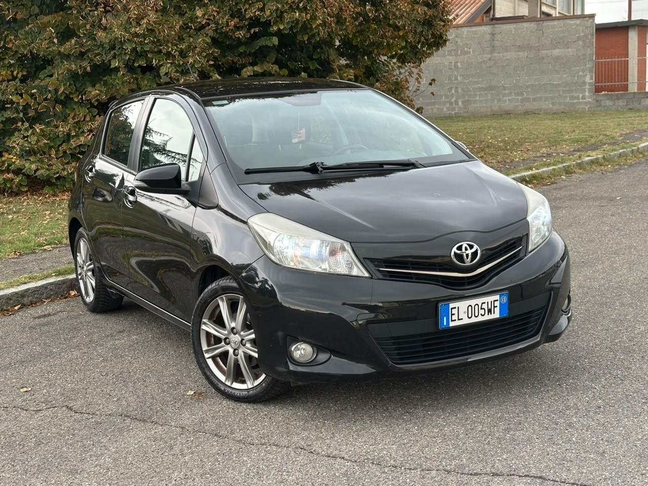 Toyota Yaris 1.3 Lounge (110.000KM!!) PREZZO 8490€