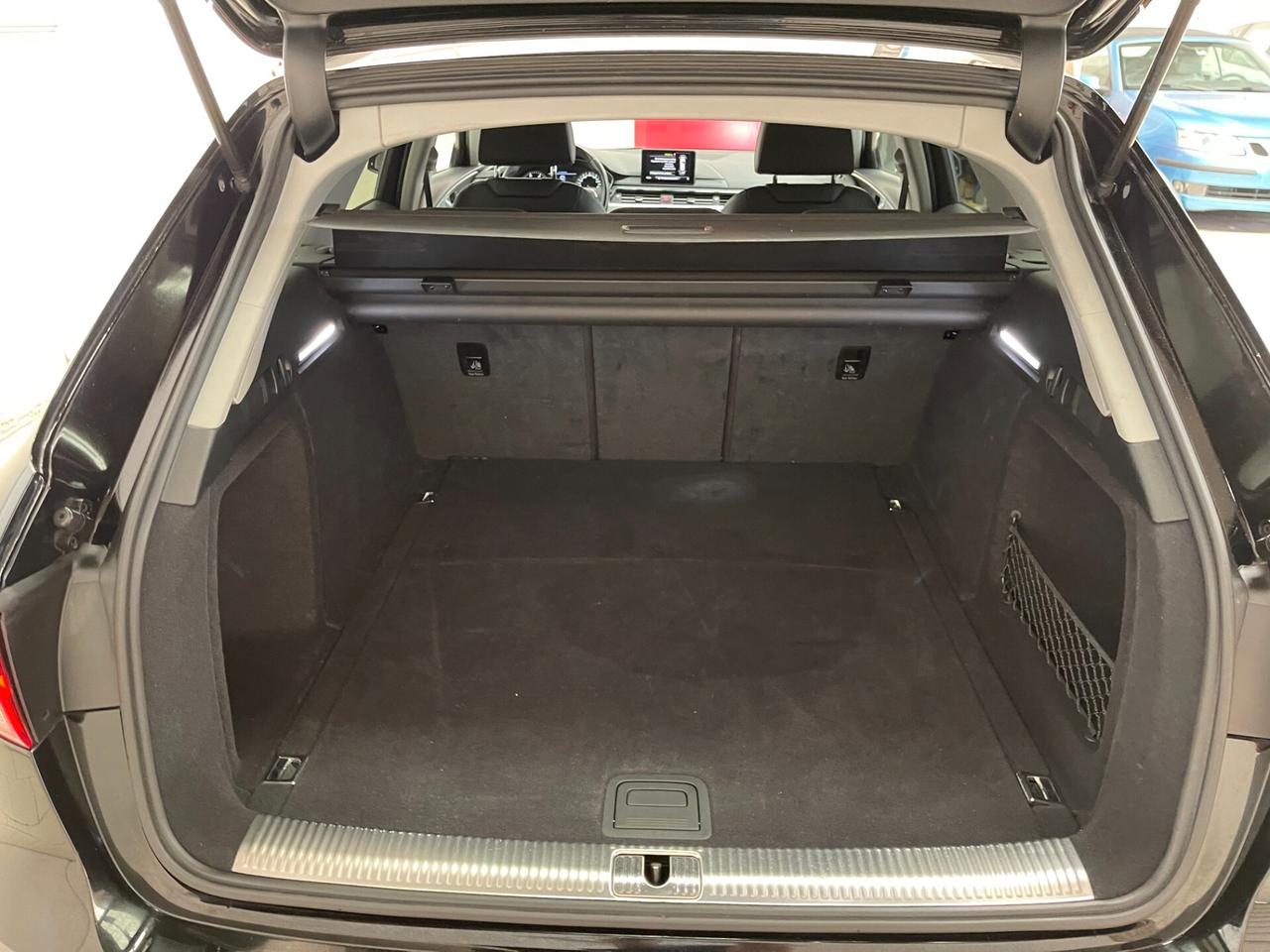 Audi A4 Avant Sport 35 2.0 TDI 150cv s-tronic-LEGGI SOTTO