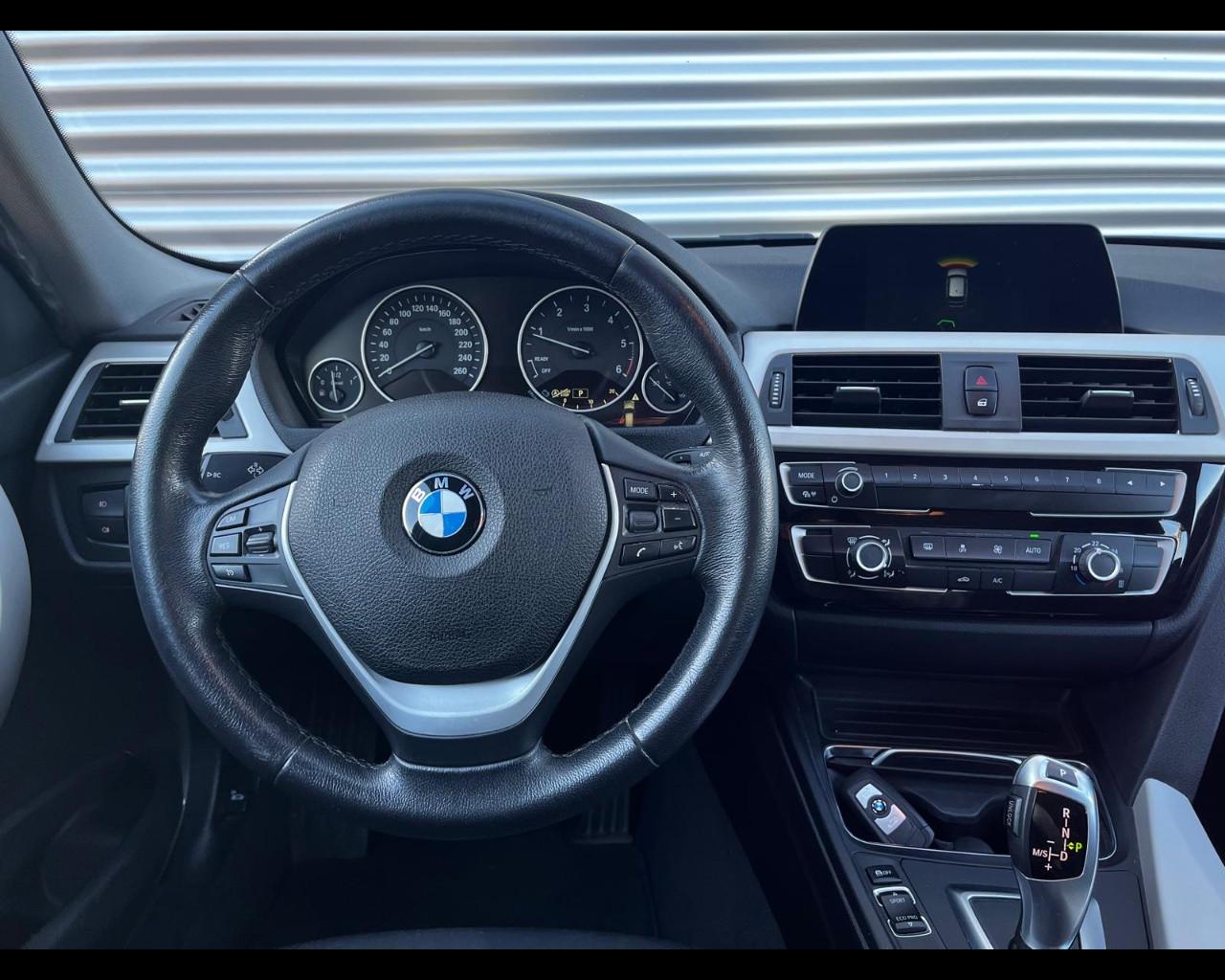 BMW 318d TOURING BUSINESS ADVANTAGE