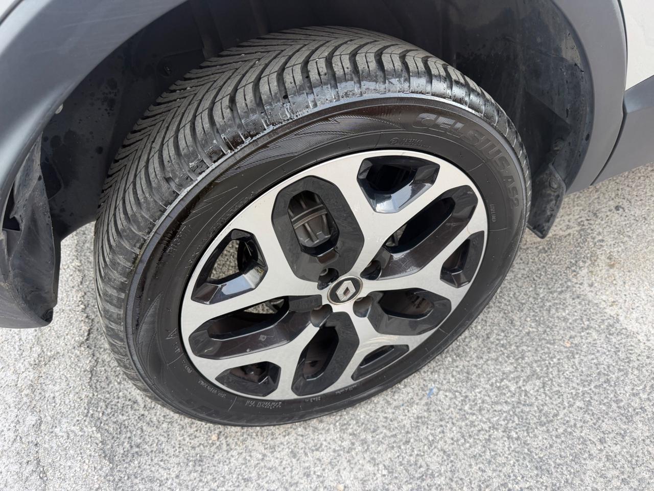 Renault Captur dCi 8V 90 CV EDC Start&Stop Energy Initiale Paris