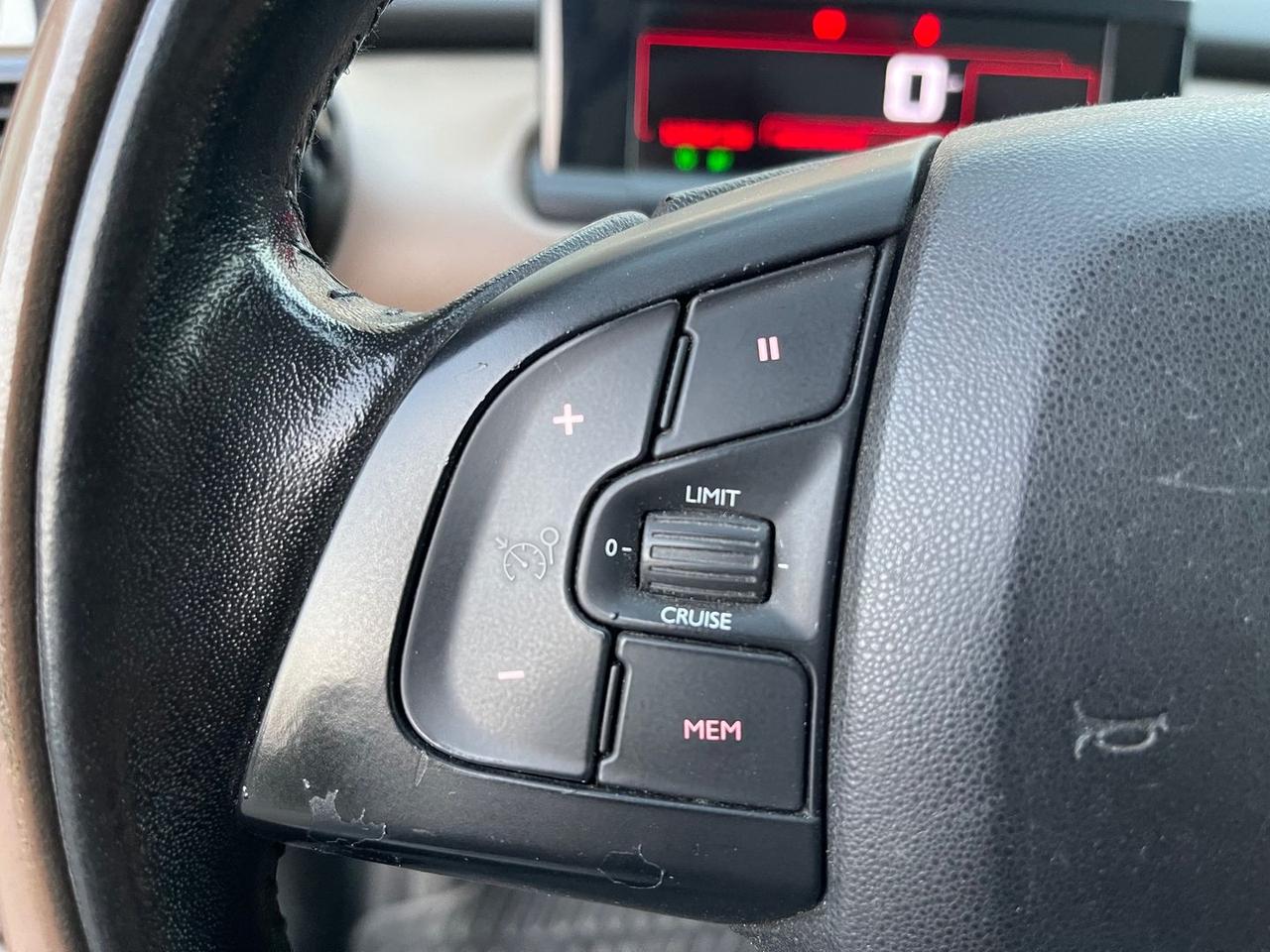 Citroen C4 Cactus 1.6 Blue HDi 100 Shine #12127