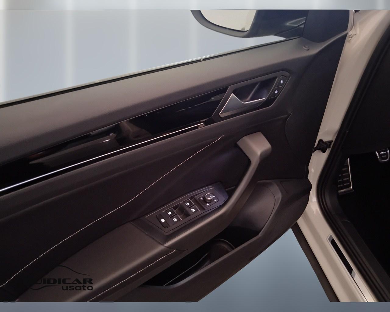 VOLKSWAGEN T-Roc I 2022 - T-Roc 1.0 tsi R-Line 110cv
