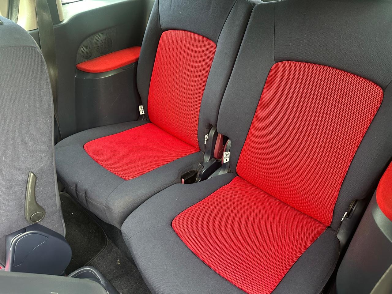 Peugeot 1007 1.4 HDi Happy