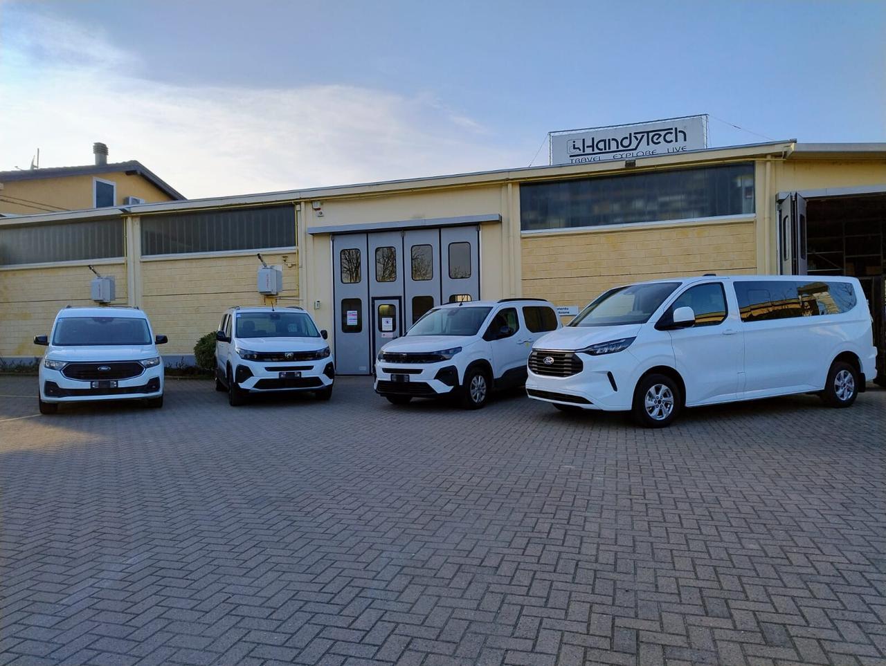 Ford Tourneo Connect freedom USO TAXI E SERVIZIO SOCIO SANITARIO