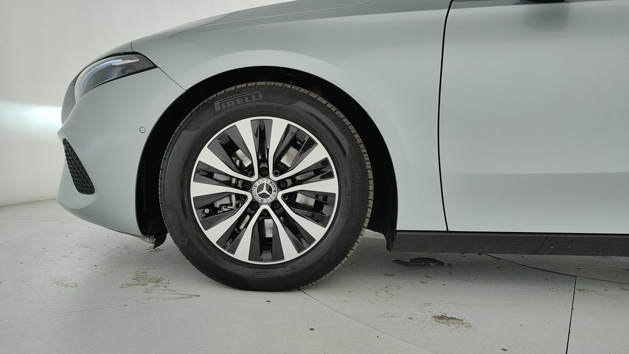 Mercedes-Benz A 180 d Advanced auto