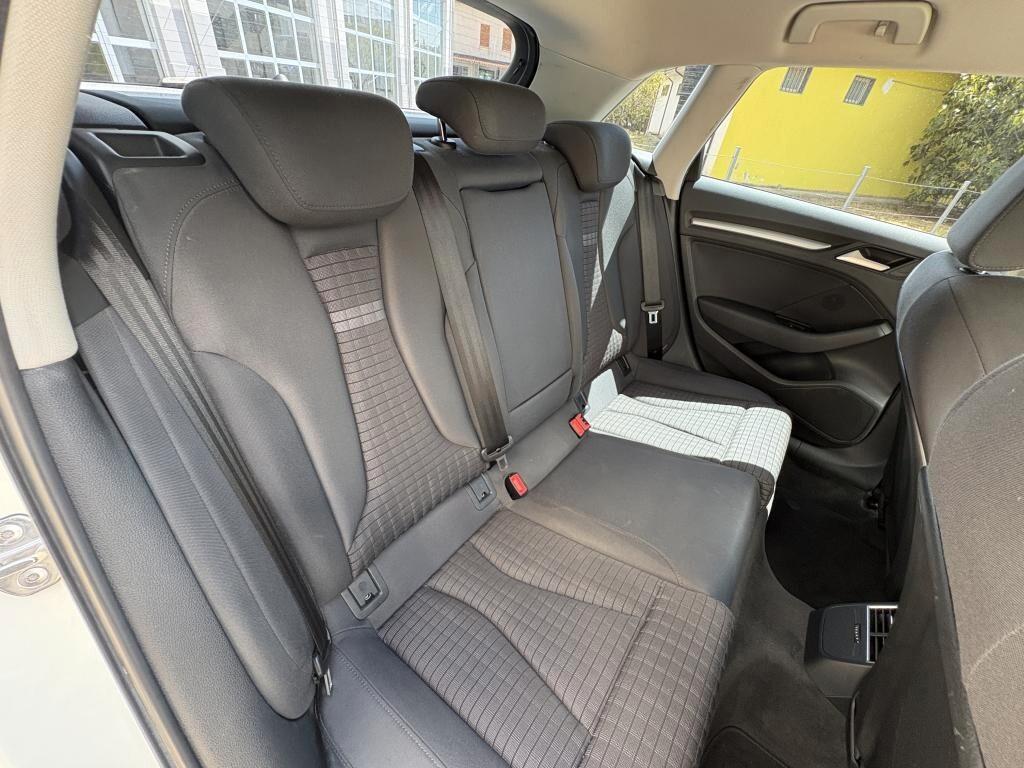Audi A3 Sportback 1.6 TDI 105cv S tronic Ambition