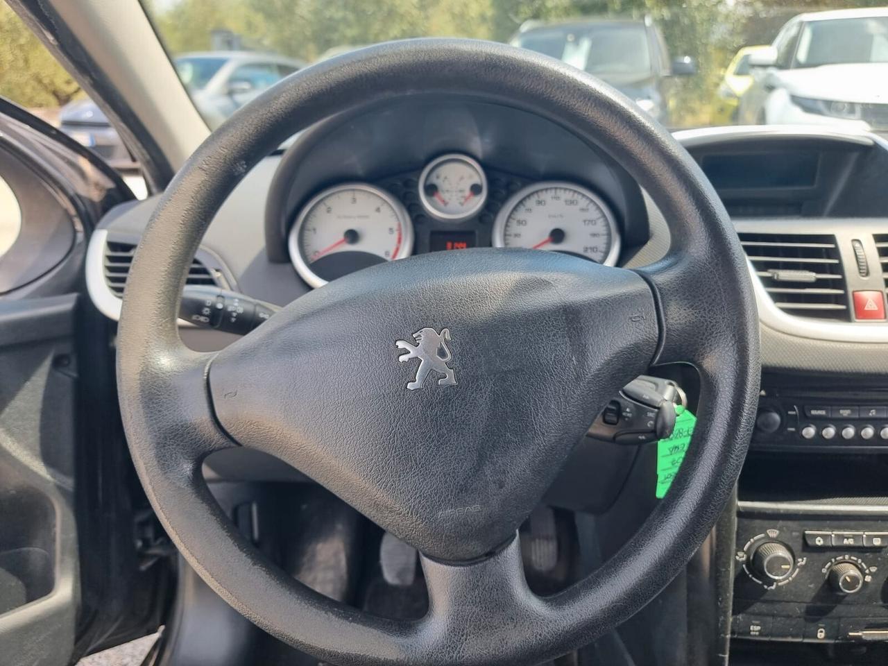 Peugeot 207 1.4 HDi 70CV 3p. Access NEOPATENTATI