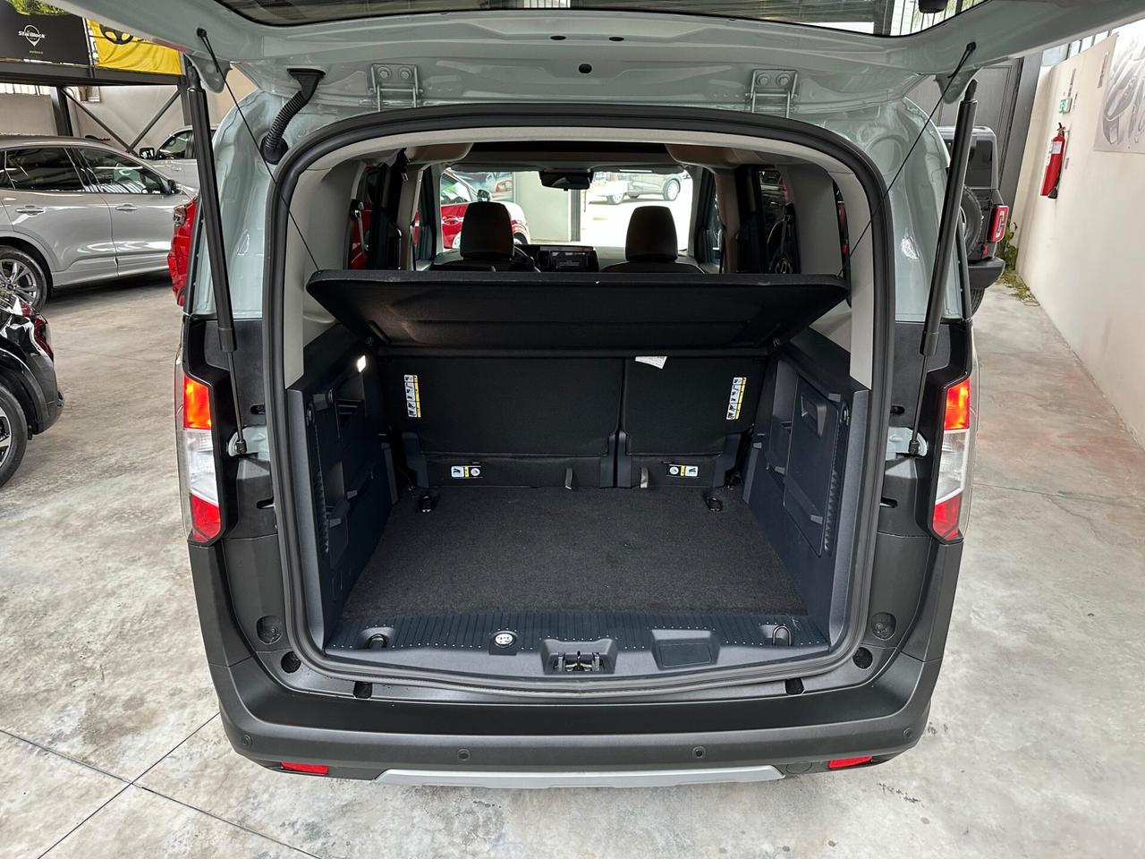Ford Tourneo Courier 1.0 EcoBoost Active