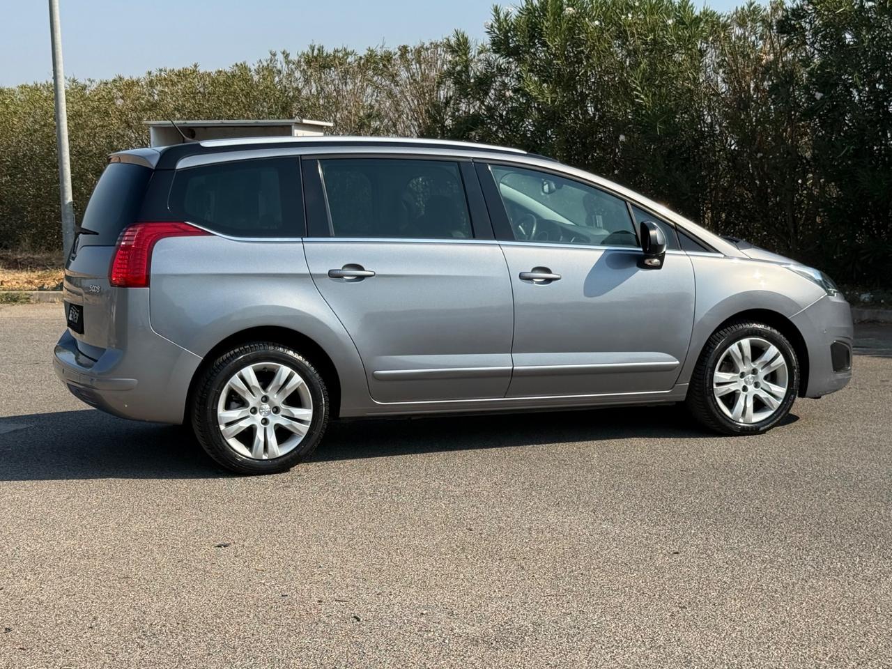 Peugeot 5008 BlueHDi 120 EAT6 S&S Allure