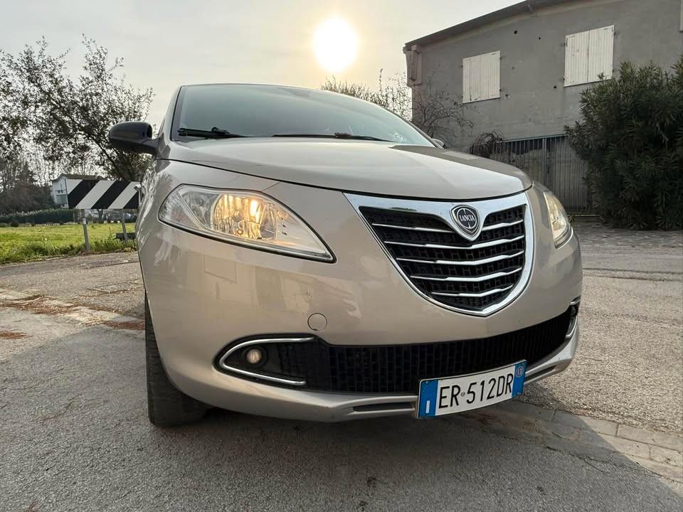 Lancia Ypsilon 0.9 TwinAir 85 CV 5 porte Metano Ecochic Gold