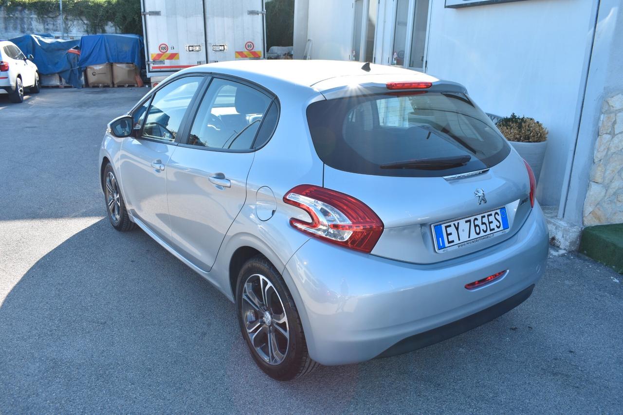 Peugeot 208 1.4 HDi 68 CV 5 porte Allure