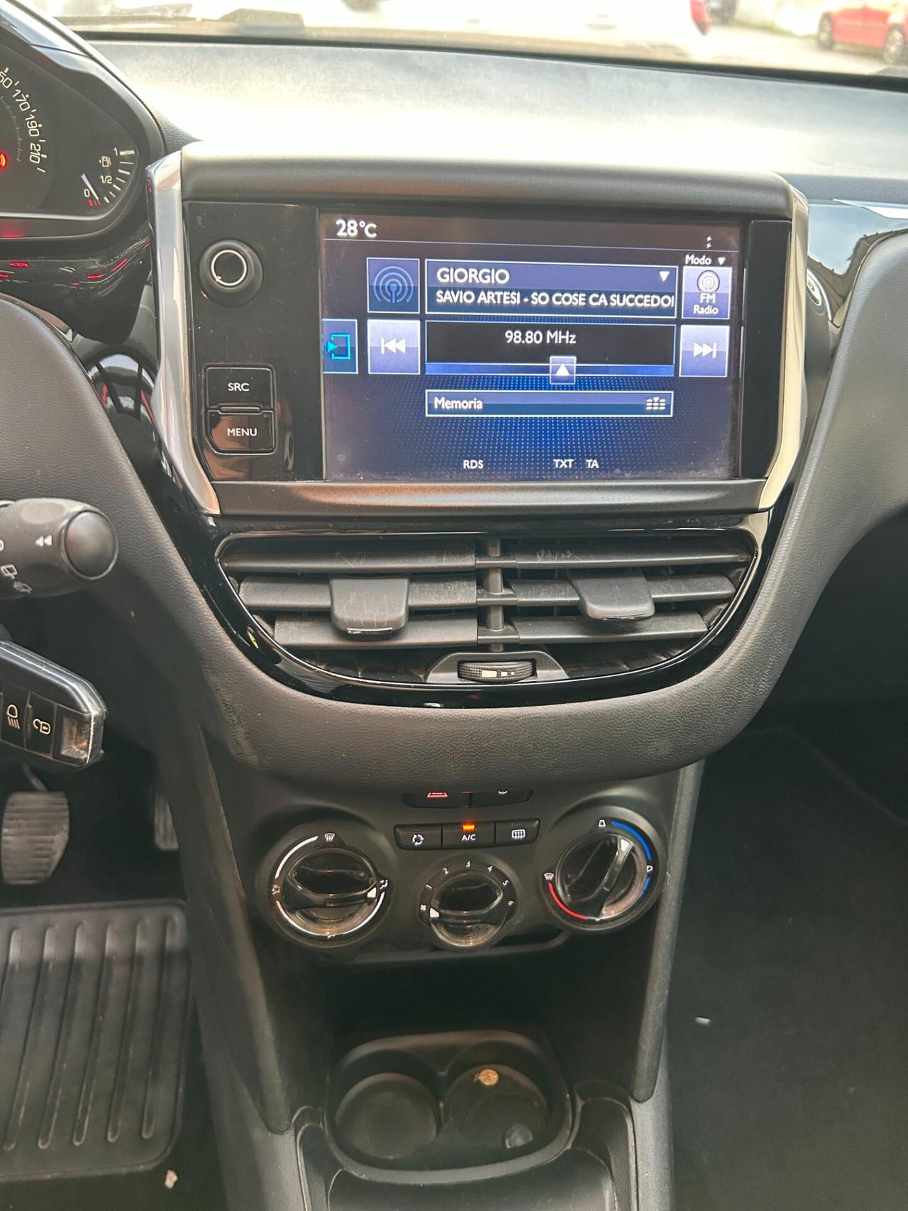 Peugeot 208 2017 1.6 DIESEL 75CV Allure LEGGI