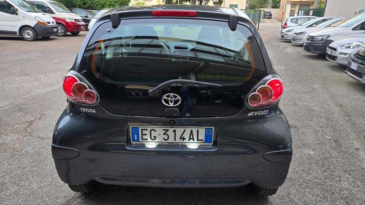 Toyota Aygo 1.0 12V VVT-i 3 porte Now Connect