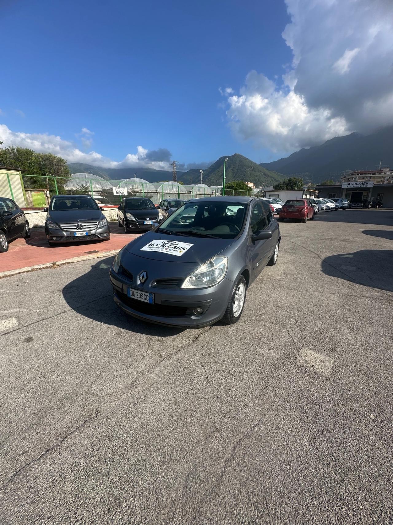 Renault Clio 1.2 16V 3 porte Luxe