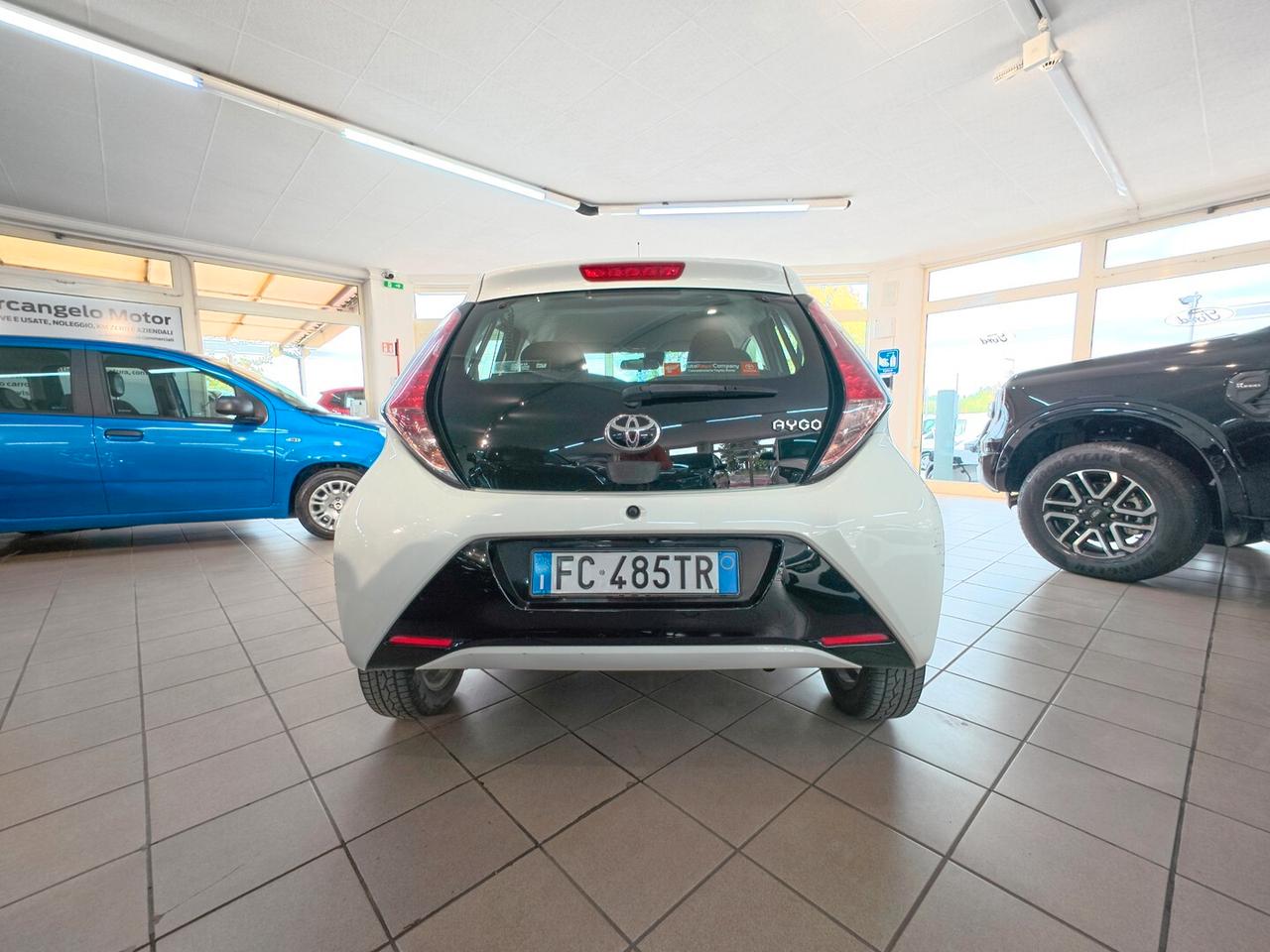 Toyota Aygo 1.0 VVT-i 69 CV 5 porte x-cool