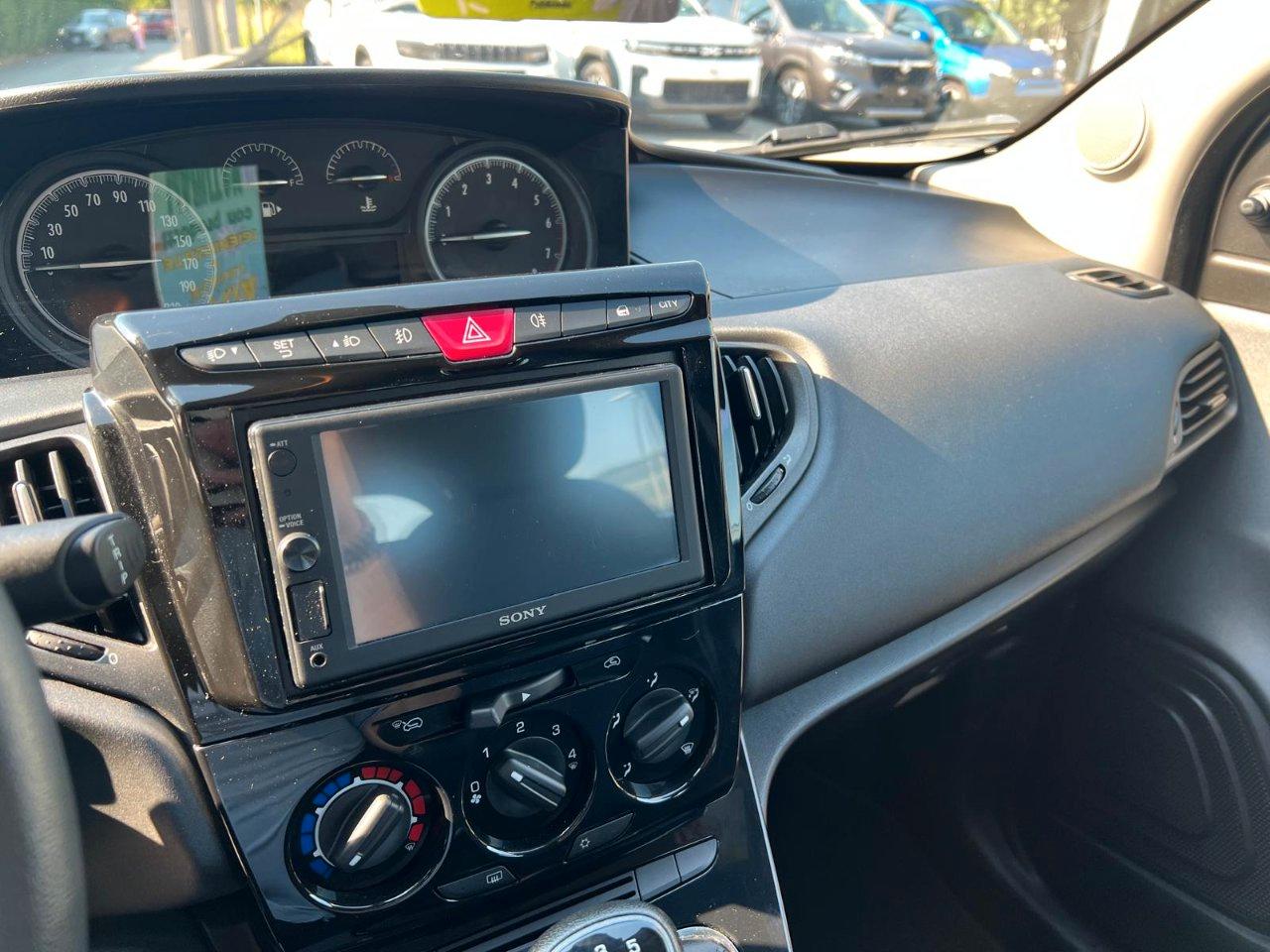 Lancia Ypsilon 5 Porte Ypsilon 1.2 Silver 69cv