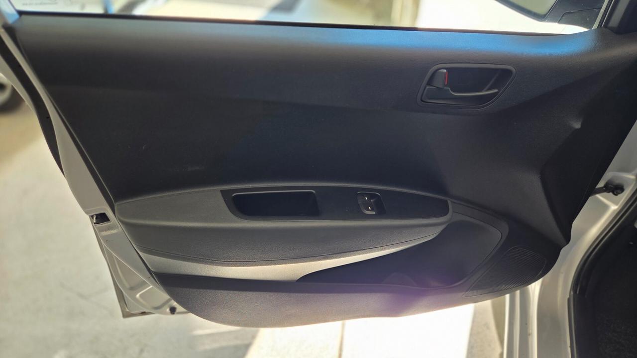 Hyundai i10 1.0 LPGI Econext Login unico proprietario