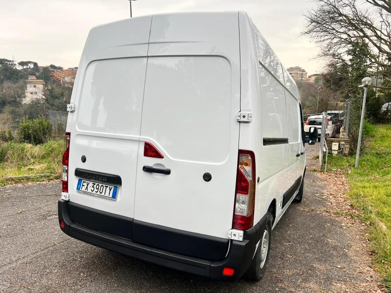 RENAULT Master master T35 2.3 dci 130cv L2H2 E6