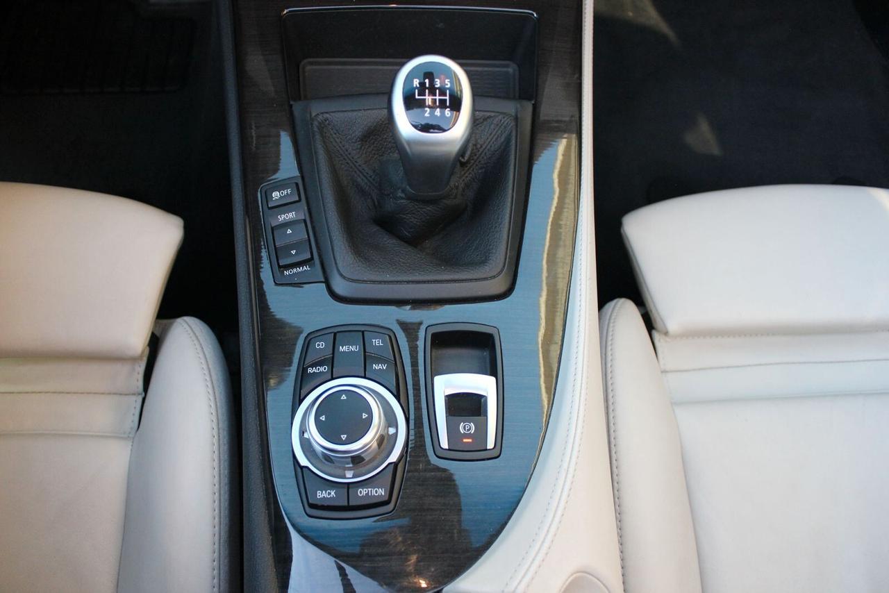 Bmw Z4 sDrive23i 205CV FARI XENON NAVY PROFESSIONAL SEDILI RISCALDABILI