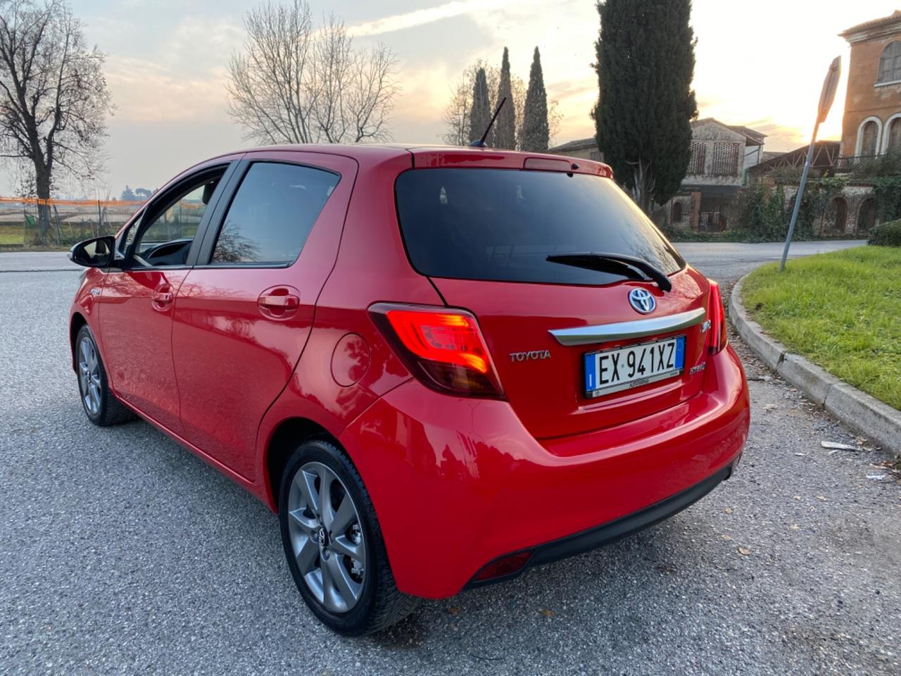 Toyota Yaris 1.5 Hybrid 5 porte Lounge