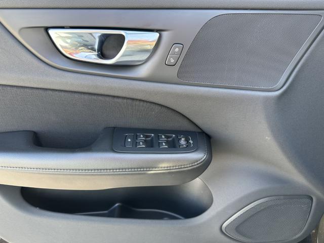 VOLVO V60 B4 (d) Geartronic Momentum Business Pro