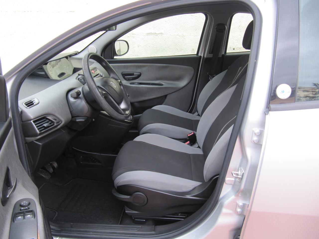 Lancia Ypsilon 0.9 TwinAir 85 CV 5 porte Metano Ecochic Gold