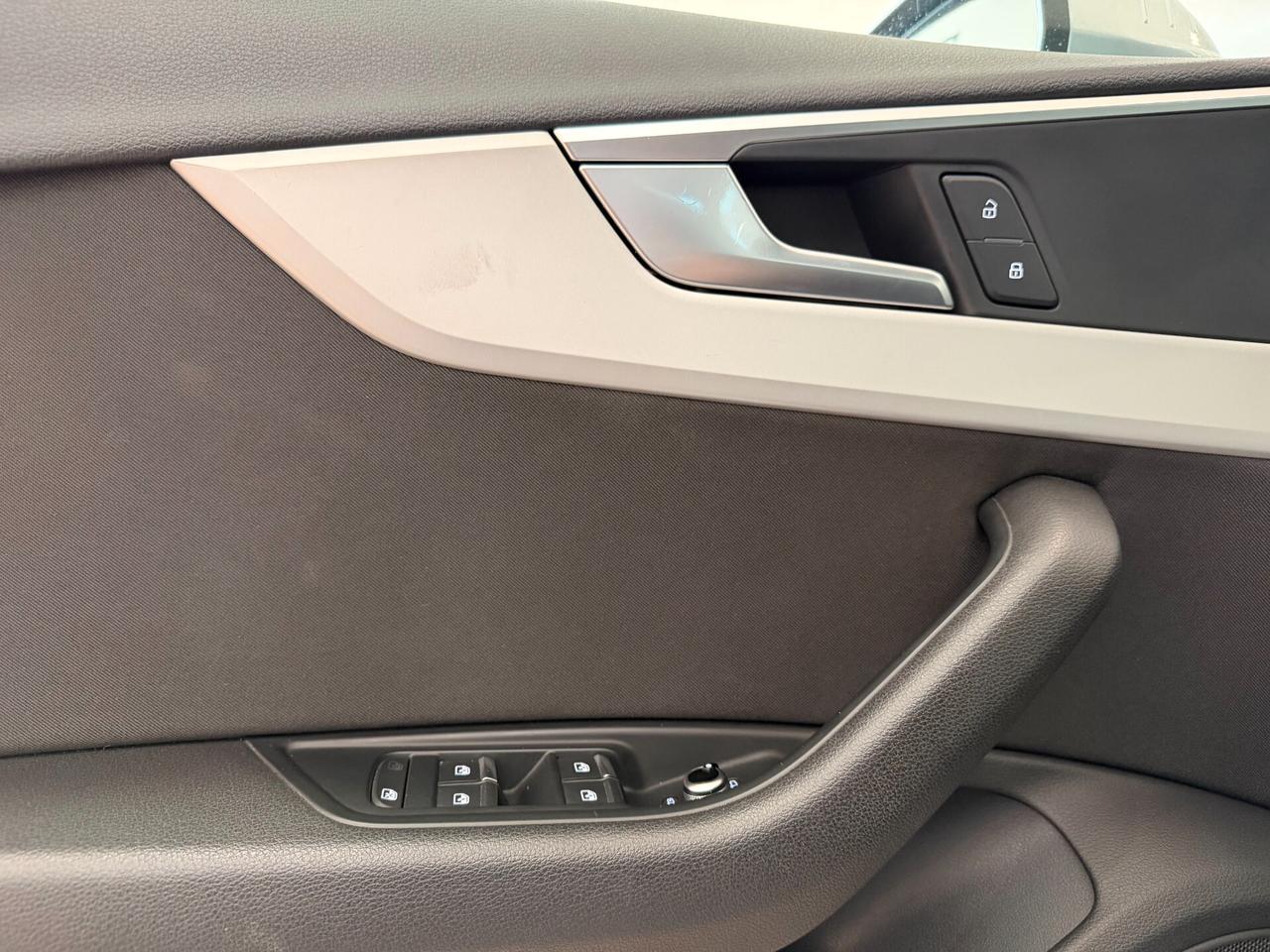 Audi A4 Avant 40 TDI Quattro S-tronic S-Line